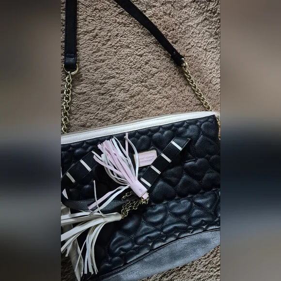 Betsey Johnson Black Quilted Crossbody Bag - Picture 6 of 8